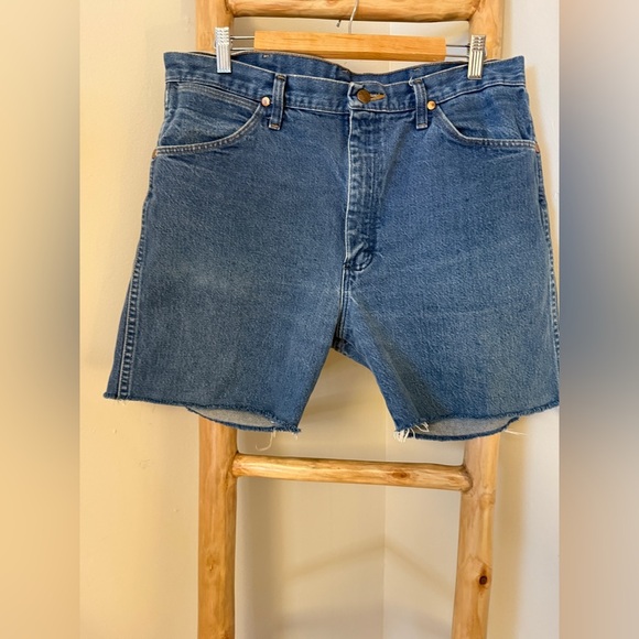 WRANGLER CUT OFFS Blue Denim Shorts 35" Waist - Picture 7 of 9